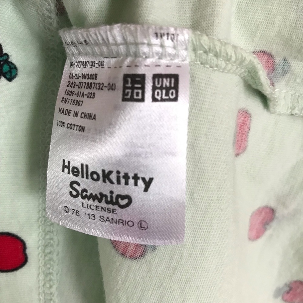 SANRIO Hello Kitty Apples Tee Green Small Medium - Picture 4 of 7